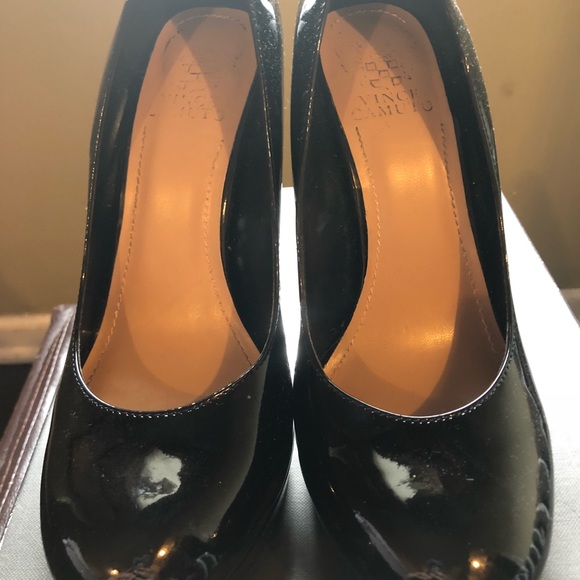 Black Patent Vince Camuto Heels - Picture 3 of 4